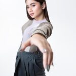 Tissa Biani Azzahra Instagram - Thank u @cosmoindonesia for having me. 🌻❤️ ………….. Photographer: @hadicahyono Stylist: @astrianagemiati Text: @bubbleguns_ Asisstant Stylist: @ellenaazisia @jenmarshiela Makeup Artist: @cantikawannadewi Hairstylist: @hairdo_mitsa Digital Imaging: Erlangga Namaskoro Wardrobe: @fendi Jakarta, Indonesia