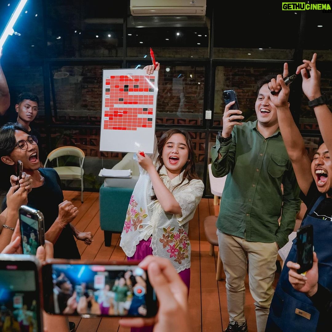 Tissa Biani Azzahra Instagram - Alhamdulillah! wrap series “Keluarga Hitung Hitungan” segera tayang menemani kalian di bulan ramadhan @viuindonesia ! 🎬
