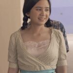 Tissa Biani Azzahra Instagram - Yuk mengenal lebih dalam dengan si sabar dan si penyuka permen jahe yaitu “Rukayah”. 🤍🤍🤍 I am so grateful to be part of the journey of Gadis Kretek. still going on @netflixid