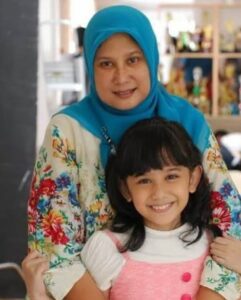 Tissa Biani Azzahra Instagram - Met Hari Ibu bestieeee 🤍 temen berantem temen curhat temen sharing temen dalam segala hal!! panjang umur Insya Allah, AamiinAamiin love u
