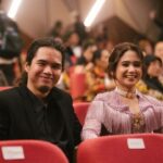 Tissa Biani Azzahra Instagram - kenapa sih liatin aku terus?