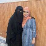 Tissa Biani Azzahra Instagram - لَا تَحْزَنْ إِنَّ اللَّهَ مَعَنَا "La tahzan innallaha ma'ana" Artinya: "Janganlah engkau bersedih, sesungguhnya Allah bersama kita". Masya Allah terimakasih banyak ya @_ummi_pipik_ atas ilmu kajiannya hari ini, jujur aku banyak mendapatkan ketenangan hati dan jawaban atas pertanyaan pertanyaan ku tentang kehidupan yang aku jalani belakangan ini. semoga berkah selalu ya umi 🌻❤️ terimakasih ka @_irishbella_ , dan ka @fitriarifinfw dah ajak aku..