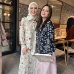 Tissa Biani Azzahra Instagram - bestfriend since 2019🫶🏻 congratulation @cutsyifaa atas kolaborasi nya bareng @geulis.id koleksi baju nya geulis geulis pisan euyy seperti orang nya!!! semua photonya dipotoin ama my luv @afifahifah23