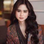 Tissa Biani Azzahra Instagram - rambut sudah mulai gondrong 🙈 make up @leoafandi_ hair do @hairdo_mitsa