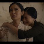 Tissa Biani Azzahra Instagram - Dear kak @therealdisastr , i dedicated this picture to you kak dian a.k.a mbak yu ku terimakasih atas kepercayaannya berperan bersama ku, terimakasih atas energi positive yang kakak kasih ke aku. dari reading, workshop, sampai shooting dimulai aku selalu merasa bersyukur bisa dikasih kesempatan kenal dan kerja bareng sama kakak. Walaupun ini adalah project pertama kita dan kita berperan sebagai kakak adik disini, jujur aku merasa nyaman dan banyak terbantu dengan kehadiran kakak disini, karena hampir disetiap adegan, kakak selalu kasih semangat yang baru untukku dan yang lain. Terimakasih untuk kejujuran dan optimisme yang kakak berikan untuk aku, Last but not least, Terimakasih ya kak sudah memberikan yang terbaik untuk Dasiyah. it is such an honour to meet you!🤍🤍🤍😍 #GadisKretek sedang tayang di @netflixid