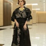 Tissa Biani Azzahra Instagram - Indonesian Movie Actors Awards 2023. tak terasa sudah tahun ke 3 membacakan nominasi disini, terimakasih banyak atas kepercayaannya @imaawards 🖤🥺 make up by my self hair do @hairdo_mitsa styled by @elisyatriyani wardrobe by @melahyarofficial photo by @rezaeza Studio RCTI ( Rajawali Citra Televisi )