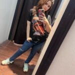 Tissa Biani Azzahra Instagram - dah lama gak selfie dikaca hehehee ✌🏻