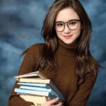 Tissa Biani Azzahra Instagram - ikutan yang lagi trend 😂 mirip siapa ya #yearbookchallenge