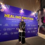 Tissa Biani Azzahra Instagram - Alhamdulillah Masya Allah, thank u Allah you have given me a chance to meet Ustadzah Dunia Shuaib in person. she has inspired us so much to always be strong and grateful 🩷 special thanks to ustadzah @okisetianadewi for helping me and tante @mulanjameela1 to take a photo with Ustadzah Dunia. 😂🙏🏻 May Allah bless us