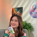 Tissa Biani Azzahra Instagram - Guys, hayo siapa yang kemarin nonton acara HUT Indosiar? Nah pas di HUT Indosiar kemarin tenggorokan aku ga nyaman banget karena kurang istirahat terus makan cemilan gorengan, mana cuaca lagi gak menentu.. untung disamperin sama @yasminnapper direkomendasiin untuk minum @ademsari_id sparkling. Soalnya ternyata aku kena panas dalam, nah Adem Sari ini the best banget untuk meredakan panas dalam, karena kandungannya ada vitamin C tinggi, jus, herbal dan sparkling yang bikin tenggorokan dan badan jadi adem!💚 #PastiNgademinJelasNyegerin