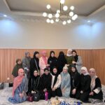 Tissa Biani Azzahra Instagram - لَا تَحْزَنْ إِنَّ اللَّهَ مَعَنَا "La tahzan innallaha ma'ana" Artinya: "Janganlah engkau bersedih, sesungguhnya Allah bersama kita". Masya Allah terimakasih banyak ya @_ummi_pipik_ atas ilmu kajiannya hari ini, jujur aku banyak mendapatkan ketenangan hati dan jawaban atas pertanyaan pertanyaan ku tentang kehidupan yang aku jalani belakangan ini. semoga berkah selalu ya umi 🌻❤️ terimakasih ka @_irishbella_ , dan ka @fitriarifinfw dah ajak aku..