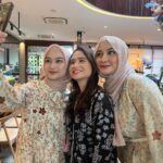 Tissa Biani Azzahra Instagram - bestfriend since 2019🫶🏻 congratulation @cutsyifaa atas kolaborasi nya bareng @geulis.id koleksi baju nya geulis geulis pisan euyy seperti orang nya!!! semua photonya dipotoin ama my luv @afifahifah23