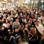 Tissa Biani Azzahra Instagram - Syukuran 7.500.000 penonton @pilem.agak.laen !!! selamat untuk kita semua all team agak laen!!! 💜💜💜🌻 naik terus yuk!!! Aamiin