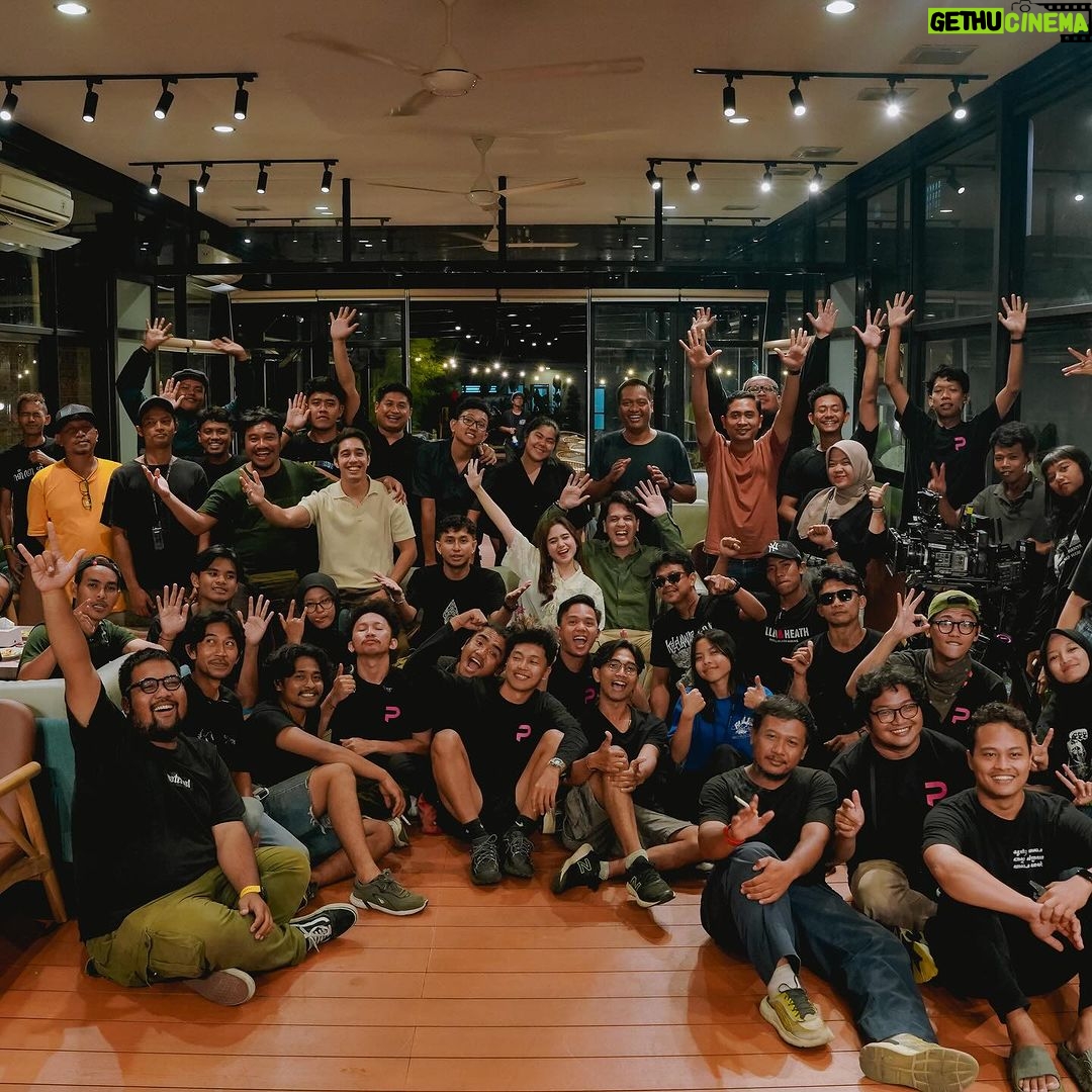 Tissa Biani Azzahra Instagram - Alhamdulillah! wrap series “Keluarga Hitung Hitungan” segera tayang menemani kalian di bulan ramadhan @viuindonesia ! 🎬