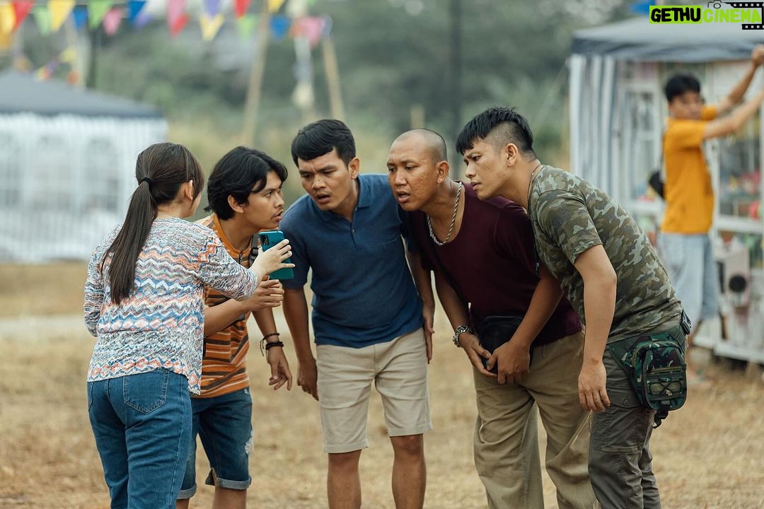 Tissa Biani Azzahra Instagram - “Abang! RUMAH HANTU KITA PIRALLL BANG!” begitulah dialog yang ku ucapkan dalam @pilem.agak.laen dan ternyata beneran PIRAL DONGG 🥺🥺🥺 Terimakasih pasukan atas 4.010.735 penonton nya dalam waktu 12 hari aja!! bersyukur bisa memerankan karakter Marlina dan ada diproject yang seru dan mengasyikan ini!!! congrats untuk all team crew and cast!!! terharu Masya Allah yang belum nonton, gaskeun lah ke bioskop!