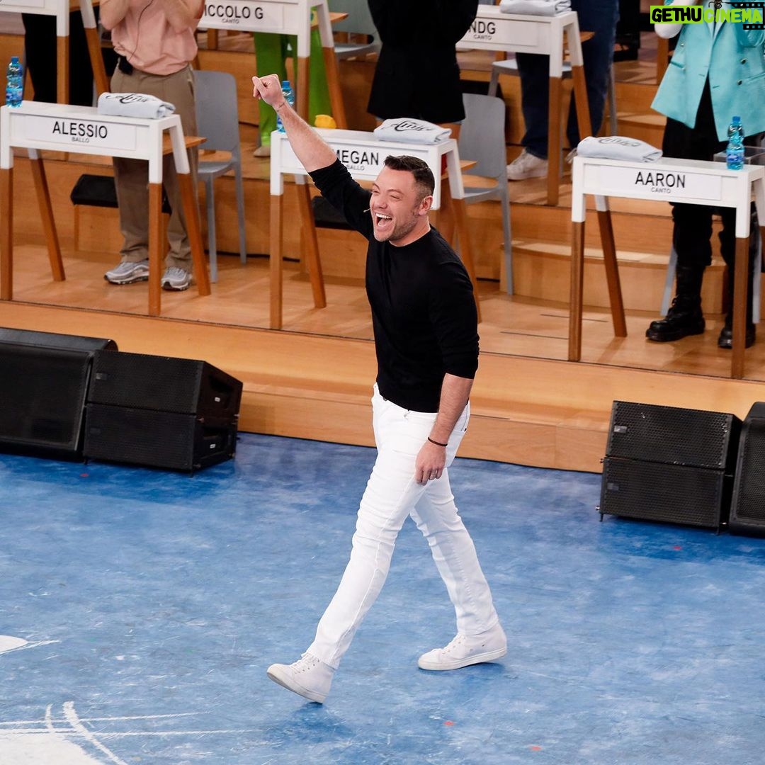 Tiziano Ferro - 137.8K Likes - AMICI, domani 12/02 alle 14:00 su Canale 5
#amici22
@amiciufficiale
@wittytv