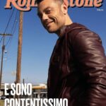 Tiziano Ferro Instagram - Quarant’anni (anzi 42) e una chiacchierata con @rollingstoneitalia . @tizianoferro ci ha parlato del nuovo singolo ‘La vita splendida’ scritto con @brunorisas e @dimartinoofficial , dei figli, dei diritti civili, del mestiere d’artista che somiglia a quello del dottore perché «ti cura dai dolori». Ma anche della voglia di cantare dal vivo che gli è tornata andando a vedere Diana Ross, degli artisti giovani di cui si considera uno zio, del disco «brutalmente sincero» che uscirà l’11 novembre, di felicità. Basta sere nere. Ora, finalmente, la vita è splendida ✨ LINK IN STORY Foto: @walid.azami Intervista: @ilcarza Art direction: @leftloft.design