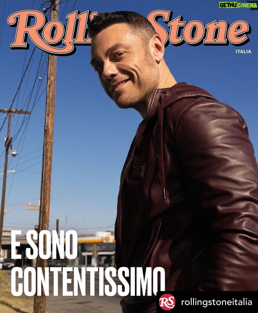 Tiziano Ferro Instagram - Quarant’anni (anzi 42) e una chiacchierata con @rollingstoneitalia . @tizianoferro ci ha parlato del nuovo singolo ‘La vita splendida’ scritto con @brunorisas e @dimartinoofficial , dei figli, dei diritti civili, del mestiere d’artista che somiglia a quello del dottore perché «ti cura dai dolori». Ma anche della voglia di cantare dal vivo che gli è tornata andando a vedere Diana Ross, degli artisti giovani di cui si considera uno zio, del disco «brutalmente sincero» che uscirà l’11 novembre, di felicità. Basta sere nere. Ora, finalmente, la vita è splendida ✨ LINK IN STORY Foto: @walid.azami Intervista: @ilcarza Art direction: @leftloft.design