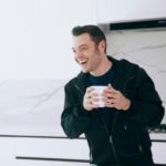 Tiziano Ferro Instagram - La lista della gratitudine di oggi: 20 ᴀɴɴɪ ɪɴsɪᴇᴍᴇ: ᴇsᴄᴇ 𝙍𝙤𝙨𝙨𝙤 𝙍𝙚𝙡𝙖𝙩𝙞𝙫𝙤 𝙓𝙓 𝙀𝙙𝙞𝙯𝙞𝙤𝙣𝙚 𝙞𝙣 𝘾𝘿. 🎈 𝙏𝙤𝙙𝙖𝙮´𝙨 𝙂𝙍𝘼𝙏𝙄𝙏𝙐𝘿𝙀 𝙇𝙄𝙎𝙏: 20 ʏᴇᴀʀs ᴛᴏɢᴇᴛʜᴇʀ,𝙍𝙤𝙨𝙨𝙤 𝙍𝙚𝙡𝙖𝙩𝙞𝙫𝙤 𝙨𝙥𝙚𝙘𝙞𝙖𝙡 𝙓𝙓 ᴄᴅ 𝙀𝙙𝙞𝙩𝙞𝙤𝙣 𝘪𝘴 𝘖𝘜𝘛. 2️⃣0️⃣ ʟɪsᴛᴀ ᴅᴇ ʟᴀ ɢʀᴀᴛɪᴛᴜᴅ ᴅᴇ ʜᴏʏ 20 ᴀñᴏs JUNTOS: sᴀʟᴇ 𝙍𝙤𝙟𝙤 𝙍𝙚𝙡𝙖𝙩𝙞𝙫𝙤 𝙓𝙓 𝙀𝙙𝙞𝙘𝙞𝙤𝙣 𝙚𝙣 CD. #gratitudine #gratitude #gratitud ᴘʜ: @IamWalidAzami sᴛʏʟɪɴɢ: @dolcegabbana ɢʀᴏᴏᴍɪɴɢ: @clairepromakeup