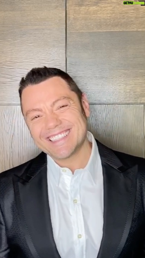 Tiziano Ferro Instagram - Grazie a chi l’ha reso un po’ suo. — Thank you, if you think this documentary was a little bit about you too. — Gracias a los que han sentido este documental parte de su propria vida. @amazonprimevideo @primevideoit @diversitylab