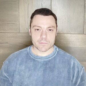 Tiziano Ferro Instagram - TZN 2021, il tour che avrebbe avuto luogo dal 6 giugno al 18 luglio 2021 nei più importanti stadi italiani ahimè, è cancellato.
💔
Live Nation sta lavorando per poter annunciare quanto prima la sua riprogrammazione che avrà luogo nell’estate del 2023.
𝙋𝙚𝙧 𝙘𝙝𝙞 𝙝𝙖 𝙖𝙘𝙦𝙪𝙞𝙨𝙩𝙖𝙩𝙤 𝙗𝙞𝙜𝙡𝙞𝙚𝙩𝙩𝙞 𝙘𝙞 𝙨𝙤𝙣𝙤 𝙙𝙪𝙚 𝙥𝙤𝙨𝙨𝙞𝙗𝙞𝙡𝙞𝙩𝙖´:
- 𝙍𝙄𝙈𝘽𝙊𝙍𝙎𝙊
- 𝙍𝙄𝙐𝙏𝙄𝙇𝙄𝙕𝙕𝙊

•I biglietti dell’edizione 2020-2021 saranno validi per l’edizione 2023.
• Il rimborso dei biglietti o dei voucher emessi e non ancora utilizzati, dovrà essere richiesto entro il 20/7/21 al sistema di biglietteria presso il quale si è effettuato l’acquisto (Ticketone, Ticketmaster o Vivaticket), seguendo le modalità riportate sui rispettivi siti.
ᴘᴇʀ ᴍᴀɢɢɪᴏʀɪ ɪɴғᴏʀᴍᴀᴢɪᴏɴɪ:
bit.ly/TZN2023
🔐
Avremmo sperato in un’estate diversa.
Avrei voluto festeggiare con voi i miei 𝘝𝘌𝘕𝘛´𝘈𝘕𝘕𝘐 𝘥𝘪 𝘤𝘢𝘳𝘳𝘪𝘦𝘳𝘢, ma bisogna accettare lo stato delle cose e rendere costruttivo anche questo momento distorto.
Le mie energie da adesso andranno tutte verso @scenaunita per aiutare i lavoratori dello spettacolo che rimarranno senza impiego per il secondo anno consecutivo.
Grazie per la pazienza, la comprensione e la vicinanza.
Ci vediamo qui!!!

🇺🇸🇬🇧𝙴𝚗𝚐𝚕𝚒𝚜𝚑 𝚝𝚛𝚊𝚗𝚜𝚕𝚊𝚝𝚒𝚘𝚗 𝚒𝚗 𝚜𝚝𝚘𝚛𝚒𝚎𝚜.
🇪🇸𝚃𝚊𝚍𝚞𝚌𝚌𝚒𝚘𝚗 𝚎𝚗 𝚑𝚒𝚜𝚝𝚘𝚛𝚒𝚊𝚜.