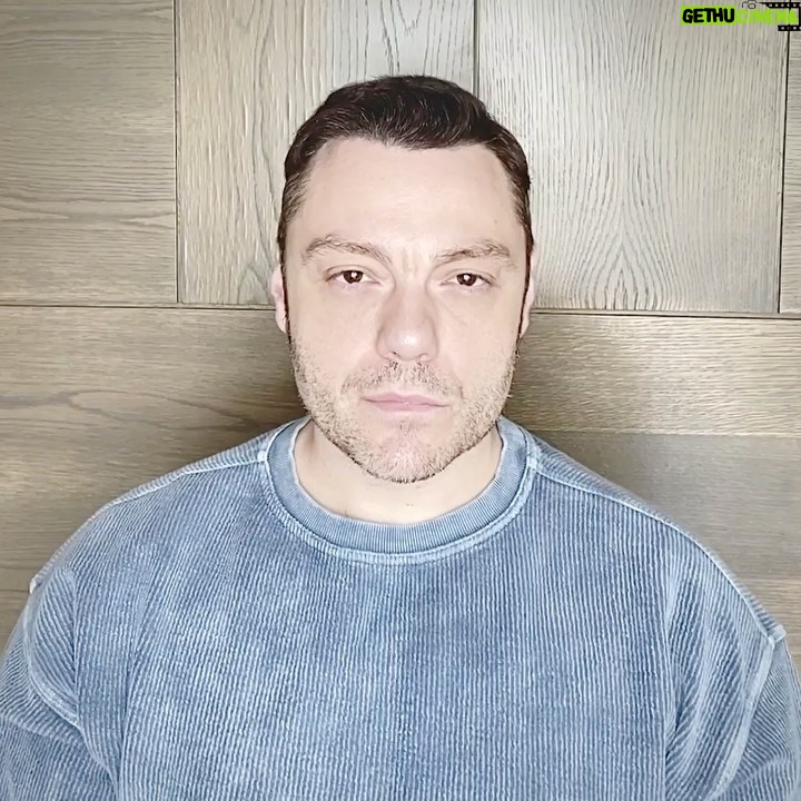 Tiziano Ferro - 89.4K Likes - TZN 2021, il tour che avrebbe avuto luogo dal 6 giugno al 18 luglio 2021 nei più importanti stadi italiani ahimè, è cancellato.
💔
Live Nation sta lavorando per poter annunciare quanto prima la sua riprogrammazione che avrà luogo nell’estate del 2023.
𝙋𝙚𝙧 𝙘𝙝𝙞 𝙝𝙖 𝙖𝙘𝙦𝙪𝙞𝙨𝙩𝙖𝙩𝙤 𝙗𝙞𝙜𝙡𝙞𝙚𝙩𝙩𝙞 𝙘𝙞 𝙨𝙤𝙣𝙤 𝙙𝙪𝙚 𝙥𝙤𝙨𝙨𝙞𝙗𝙞𝙡𝙞𝙩𝙖´:
- 𝙍𝙄𝙈𝘽𝙊𝙍𝙎𝙊
- 𝙍𝙄𝙐𝙏𝙄𝙇𝙄𝙕𝙕𝙊
•I biglietti dell’edizione 2020-2021 saranno validi per l’edizione 2023.
• Il rimborso dei biglietti o dei voucher emessi e non ancora utilizzati, dovrà essere richiesto entro il 20/7/21 al sistema di biglietteria presso il quale si è effettuato l’acquisto (Ticketone, Ticketmaster o Vivaticket), seguendo le modalità riportate sui rispettivi siti.
ᴘᴇʀ ᴍᴀɢɢɪᴏʀɪ ɪɴғᴏʀᴍᴀᴢɪᴏɴɪ:
bit.ly/TZN2023
🔐
Avremmo sperato in un’estate diversa.
Avrei voluto festeggiare con voi i miei 𝘝𝘌𝘕𝘛´𝘈𝘕𝘕𝘐 𝘥𝘪 𝘤𝘢𝘳𝘳𝘪𝘦𝘳𝘢, ma bisogna accettare lo stato delle cose e rendere costruttivo anche questo momento distorto.
Le mie energie da adesso andranno tutte verso @scenaunita per aiutare i lavoratori dello spettacolo che rimarranno senza impiego per il secondo anno consecutivo.
Grazie per la pazienza, la comprensione e la vicinanza.
Ci vediamo qui!!!
🇺🇸🇬🇧𝙴𝚗𝚐𝚕𝚒𝚜𝚑 𝚝𝚛𝚊𝚗𝚜𝚕𝚊𝚝𝚒𝚘𝚗 𝚒𝚗 𝚜𝚝𝚘𝚛𝚒𝚎𝚜.
🇪🇸𝚃𝚊𝚍𝚞𝚌𝚌𝚒𝚘𝚗 𝚎𝚗 𝚑𝚒𝚜𝚝𝚘𝚛𝚒𝚊𝚜.
