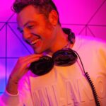 Tiziano Ferro Instagram - Il mondo è sempre sul filo e ci chiede di attendere ancora. A breve notizie sul NOSTRO tour. Stiamo aspettando risposte - in merito a questioni burocratiche - che tardano ad arrivare. E senza quelle non possiamo annunciare ancora nulla. Grazie di cuore per la pazienza. Sarete i primi a sapere”. 🤞🏼 The world is still going slow and it’s asking all of us to still wait. News about OUR tour are coming soon. We’re waiting for answers, bureaucracy is being very slow and without those answers we can’t make decisions. Thank you for all your patience. You’ll be the first ones to know. 🤞🏼 El mundo sigue caminando muy lento y nos pide que esperemos un poco más. Hasta pronto llegarán noticias a propósito de NUESTRA gira. Estamos esperando respuestas en respeto de cuestiones burocráticas, y sin ellas no se puede anunciar nada. Gracias de corazón por la paciencia. Seréis los primeros en ser informados. 🤞🏼 ᴘʜ: @IamWalidAzami sᴛʏʟɪɴɢ: @dolcegabbana ɢʀᴏᴏᴍɪɴɢ: @cgonellamakeup