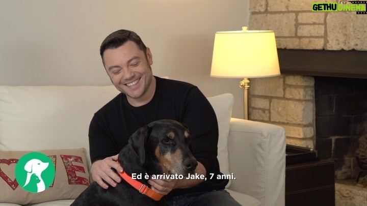 Tiziano Ferro Instagram - Contro l’aridità delle persone che non possono capire. E per le anime che miglioreranno il mondo. @codedicasa www.codedicasa.it #grazie #proud #gratitude #tuttoilrestoenoia #codedicasa