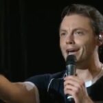 Tiziano Ferro Instagram - 𝐓𝐚𝐧𝐭𝐨 𝐩𝐞´𝐜𝐚𝐧𝐭𝐚´: e canteremo ancora Roma, cuore mio! Il 9 e 10 𝐥𝐮𝐠𝐥𝐢𝐨 2021, ci si vede all’Olimpico!!!! ❤️ Roma, 𝐦𝐲 𝐡𝐞𝐚𝐫𝐭, we’ll be back!!! See you on the 9th and 10th of July 2021 at Stadio Olimpico!!!! ❤️ Roma, mi corazón, volveremos a cantar. El 9 y 10 de julio 2021 nos veremos en el Estadio Olímpico!!! ❤️ 🎟𝘉𝘐𝘎𝘓𝘐𝘌𝘛𝘛𝘐 ℹ️𝘐𝘕𝘍𝘖 ▶️𝘴𝘵𝘰𝘳𝘺 𝘪𝘯 𝘦𝘷𝘪𝘥𝘦𝘯𝘻𝘢𝘩𝘪𝘨𝘩𝘭𝘪𝘨𝘩𝘵 𝘴𝘵𝘰𝘳𝘺 #ballaperme #tantopecanta #stadioolimpico #roma #tzn2021 Stadio Olimpico Roma