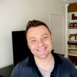 Tiziano Ferro Instagram - Ai miei amici di 𝘽𝘼𝙍𝙄. Non voglio pensare al fatto che saremmo stati insieme stasera. Voglio solo pensare che il 𝙫𝙚𝙣𝙩𝙞𝙣𝙤𝙫𝙚 𝙜𝙞𝙪𝙜𝙣𝙤 𝙙𝙪𝙚𝙢𝙞𝙡𝙖𝙫𝙚𝙣𝙩𝙪𝙣𝙤 sarà il NOSTRO GIORNO🤩🤩🤩 E le canteremo tutte queste canzoni, sotto il cielo della magica e solare Puglia! 🧡🧡🧡 Amazing BARI, beautiful Puglia.I don’t wanna focus on the fact that we are not going to be together tonight. I just wanna think about June the 29th 2021!When we’ll be back again and sing our hearts out! 🧡🧡🧡 Amigos de BARI! No quiero pensar en que no nos veamos esta noche. Quiero pensar en el 29 de junio 2021! Será nuestra noche y cantaremos bajo el maravilla cielo de Puglia! 🧡🧡🧡 #puglia #bari #ilmestieredellavita #ballaperme #tzn2021 🎟𝘉𝘐𝘎𝘓𝘐𝘌𝘛𝘛𝘐 ℹ️𝘐𝘕𝘍𝘖 ▶️𝘴𝘵𝘰𝘳𝘺 𝘪𝘯 𝘦𝘷𝘪𝘥𝘦𝘯𝘻𝘢𝘩𝘪𝘨𝘩𝘭𝘪𝘨𝘩𝘵 𝘴𝘵𝘰𝘳𝘺