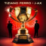Tiziano Ferro Instagram - ABBIAMO VINTO GIÀ Il nuovo singolo inedito con J-AX in radio e digitale dall’1 Settembre È un inno alla resilienza, una canzone che rivendica il valore di chi vive a testa bassa, consapevole delle proprie fragilità, pronto a celebrare i propri difetti come fossero segni distintivi, che ci rendono unici e splendidi. Vincenti. @j.axofficial #abbiamovintogià