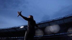 Tiziano Ferro Instagram - TORINO ❤️❤️❤️
E adesso…pronti per la tripla di San Siro???
💪🏻