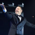 Tiziano Ferro Instagram - #TZN2023 si avvicina! @frecciarossaofficial è il treno ufficiale del tour 🚄 Scopri come raggiungere le città di #TZN2023 in maniera più sostenibile e con sconti fino all’80% su trenitalia.com #ADV