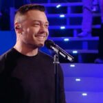 Tiziano Ferro Instagram - Padre è colui che infonde protezione. E in quel presidio trovo tutt’ora conforto, sicurezza, amore solenne. Questa è la lezione che porto dentro, da sempre e per sempre. Auguri, da papà a papà. 💙 A father is who can instill protection. And in that sense of defense I still find comfort, security, solemn love. This is the lesson I’ll carry with me, forevermore. Happy Father’s Day, Papà to Papà. 💙 Padre es el que sabe desplegar protección. Y en este presidio eterno todavía encuentro consuelo, seguridad, amor solemne. Esta es la lección que llevo adentro, desde siempre y por siempre. Felicidades, de papá a papá. #laprimafestadelpapá #laprimerafiestadelpapa