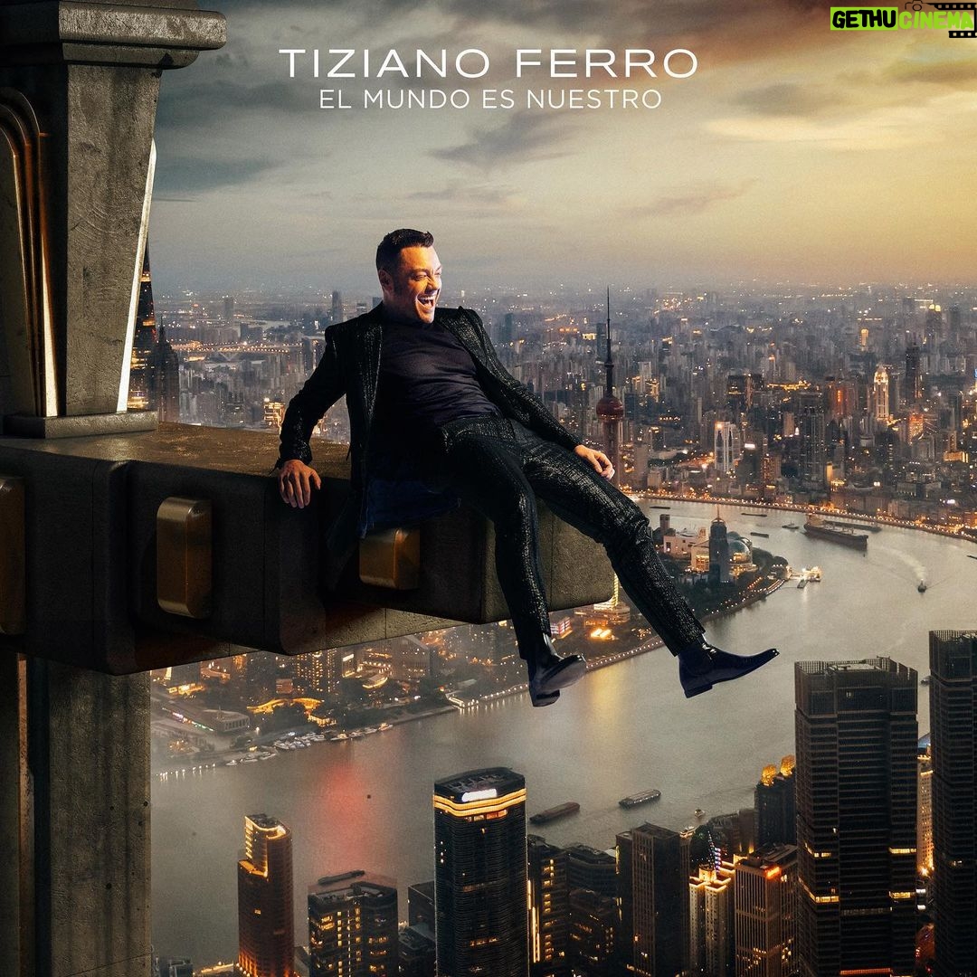 Tiziano Ferro Instagram - EL MUNDO ES NUESTRO ππ π―πΆπ°π·π° album in spagnolo, π§πΆπ°π³πͺ πππ! πππͺπΈ EL MUNDO ES NUESTRO α΄Κ Ι΄α΄α΄α΄ α΄ ALBUM α΄Ι΄ espaΓ±ol α΄
Ιͺsα΄α΄Ι΄ΙͺΚΚα΄ Κα΄! πππͺπΈ EL MUNDO ES NUESTRO πππ¬ album, π€πͺπ© π£π€π¬! #ilmondoenostro #elmundoesnuestro #tzn2023