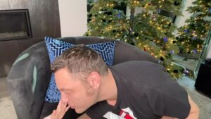 Tiziano Ferro Instagram - Io ci provo a registrare le video interviste, ma lei deve dire la sua!!! La mia piccola star!🤣🌟
-
I’m trying to record those video interviews, but she’s got a lot of opinions and she needs to share them! My little star!!!🤣🌟
-
Yo intentando grabar estas entrevistas per ella quiere dar su opinión de toda manera! My pequeña estrella!🤣🌟
#margherita
#padrefiglia #daddaughter #padrehija
#figlia #daughter #hija
#ballaperme #ilmondoénostro
#laprimafestadelpapà