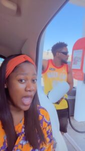 Tobi Bakre Instagram - Fun mi ni fuel Tati five tawzind😂😂 #bants #Godsprotection