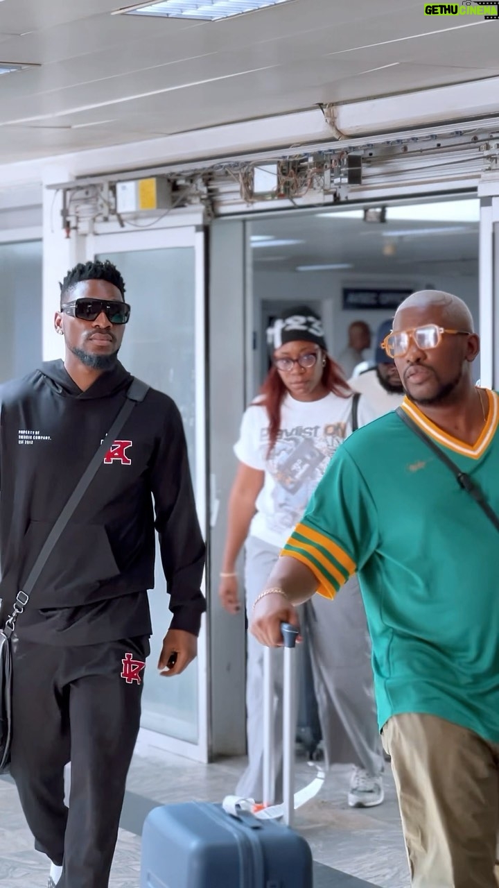 Tobi Bakre Instagram - Abujaaaaaaaaaa!!! Wait what! You guys were amazing! Can't get over it! See you again soon for real! #knorrjolloffestival was epiccccc #EATFORGOOD #knorrjolloffest Shot by the best! @grant_triston