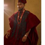 Tobi Bakre Instagram - This journey of Life... I don't know it all but I'm sure it's a more peaceful and rewarding life when you serve a bigger purpose. God! Family!❤️ Photos for Glamor Mag. By @thedejioluokun Outfit- @rogue_ng - #tfaa2023