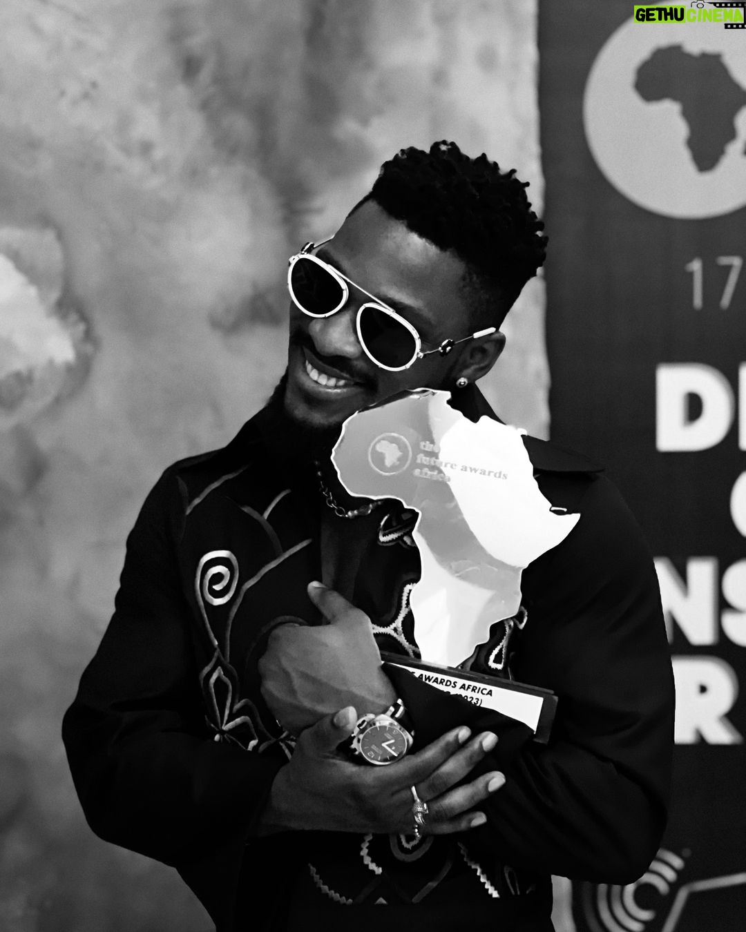 Tobi Bakre Instagram - Future Awards Prize for Acting! Thank you @tfaafrica for the honor and recognition. Big congrats to all the other amazing nominees in this category! You guys are too dope! Big shout out to my brother @femibakre You inspired this particular award. I hosted the Future Award years ago and you won that particular year. Didn't know when or how. But I sure wanted to touch the hem of your garment. Be like sey I don touch am o 😂 Thanks to everyone who has been a part of my journey thus far! We only just getting started 🫡