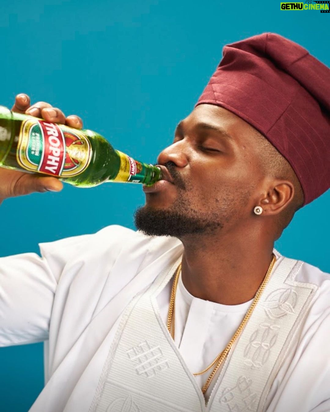 Tobi Bakre Instagram - Reflect on the journey thus far Appreciate the wins Forgive yourself and others where necessary Draw strength from the things that failed or didn’t come to pass!!! Pray to God and get ready for a super 2024!!! Oya let's step down 2023 with a cold bottle of @trophylagernigeria Honorable you try!!! E no easy 👊🏾