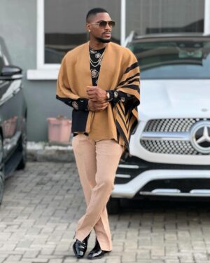 Tobi Bakre Instagram - Daddy MK coming through 😤

Styled and Photographed by @anu.bakre Mummy MK!