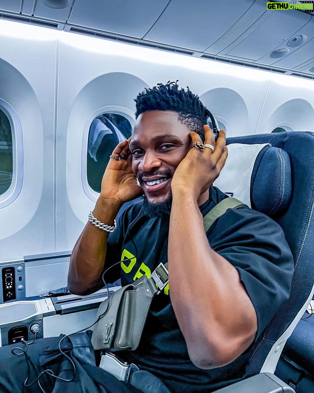 Tobi Bakre Instagram - It was exciting flying with British Airways. I experienced top tier service on my trip to London. From Priority Boarding, extra baggage space up to 23kg, wider seats and more leg room, It was all on point. Totally enjoyed my flight to London, with @british_airways #BritishAirways #Sponsored