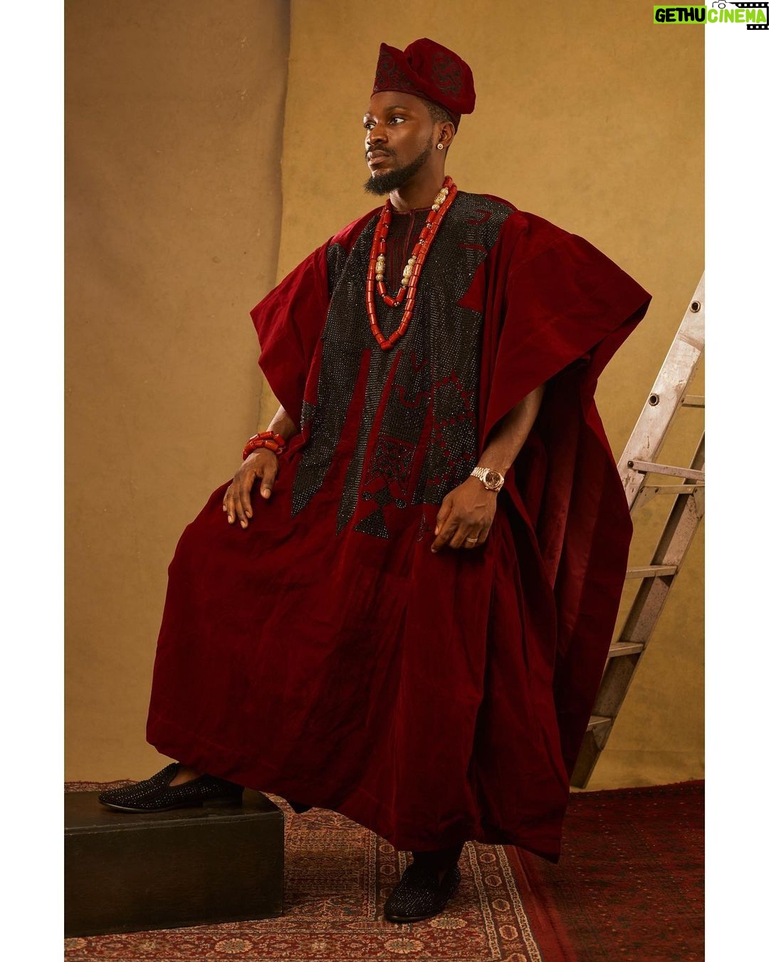 Tobi Bakre Instagram - This journey of Life... I don't know it all but I'm sure it's a more peaceful and rewarding life when you serve a bigger purpose. God! Family!❤️ Photos for Glamor Mag. By @thedejioluokun Outfit- @rogue_ng - #tfaa2023