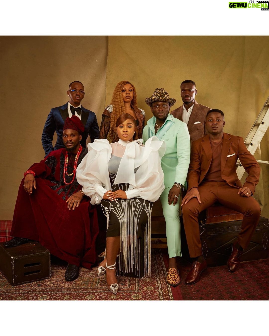 Tobi Bakre Instagram - This journey of Life... I don't know it all but I'm sure it's a more peaceful and rewarding life when you serve a bigger purpose. God! Family!❤️ Photos for Glamor Mag. By @thedejioluokun Outfit- @rogue_ng - #tfaa2023