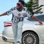 Tobi Bakre Instagram - A big smile and gospel songs... God is on the throne 😮‍💨 On my @ashluxe steeez n em