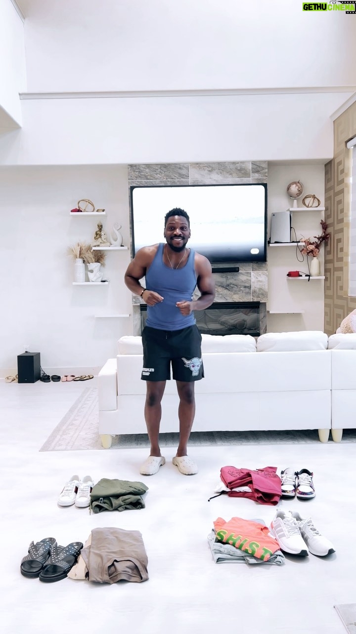 Tobi Bakre - 185.8K Likes - Ah ah ah. On my way to the Trophy Tungba! Somebody set me up!
Iya Malik 100-0 Baba Malik
Oya turn up turn up turn up. Wear your fit and head out now to the @trophylagernigeria Tungba at ICM! Your faves fav is there and they are all performing live!!!!!
The best fit gets 100k. Just tag myself and @trophylagernigeria on your post