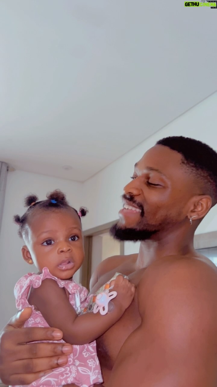 Tobi Bakre - 174.1K Likes - My baby don start hair o!!!!
Big shout out to the best hairdresser @anu.bakre
No worry when it’s time for all back daddy gat dis!