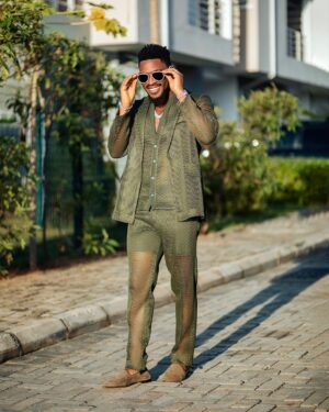 Tobi Bakre Instagram - #SlumKing!!! 

We gave them a masterpiece yesterday! Outfit and film!

No be shereyshrey. From Sunday! Plug innnnnnnnnn on @africamagic we made a BANGER!!!!!!!!

Outfit- @emmykasbit 
📸- @presleyvisuals
Iced out jewelry from @bozjewelry