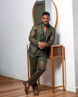 Tobi Bakre Instagram - #SlumKing!!! 

We gave them a masterpiece yesterday! Outfit and film!

No be shereyshrey. From Sunday! Plug innnnnnnnnn on @africamagic we made a BANGER!!!!!!!!

Outfit- @emmykasbit 
📸- @presleyvisuals
Iced out jewelry from @bozjewelry